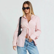 Stijlvolle elegante reversblouse voor dames met geplooide details en lange mouwen