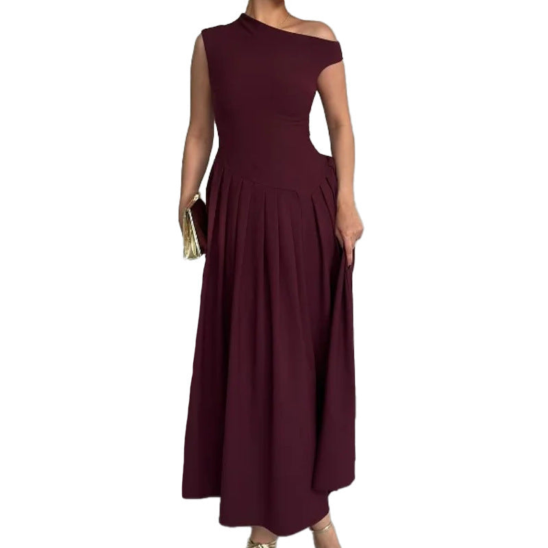 Een Stijlvolle En Elegante Lange Jurk Met Een Scheende Voorkant Die Het Figuur Vleit