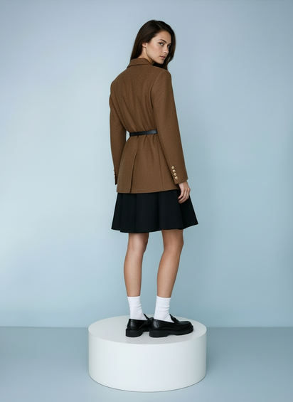 Wollen blazer met ceintuur en gouden knopen