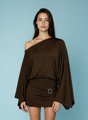 One-shoulder top met ceintuur