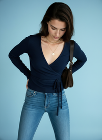 Wrap top met striksluiting