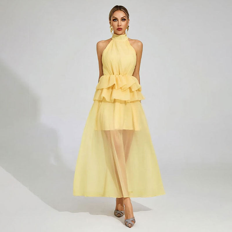 Vloeiende trouwjurk met ruches en een halterhalslijn