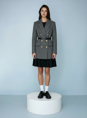 Wollen blazer met ceintuur en gouden knopen