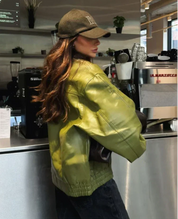 Vegan Leren Dames Jas - Olijfgroen met Moderne Streetwear Look