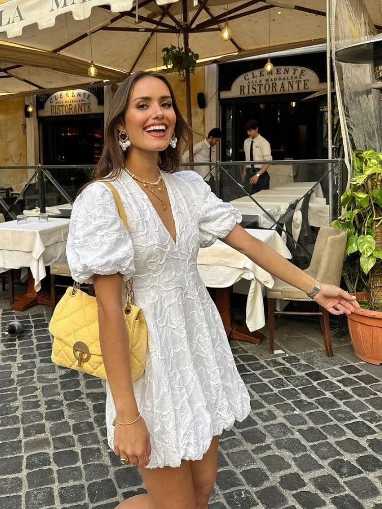 Witte Jurk met Geborduurde Ruches