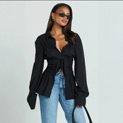 Stijlvolle elegante reversblouse voor dames met geplooide details en lange mouwen