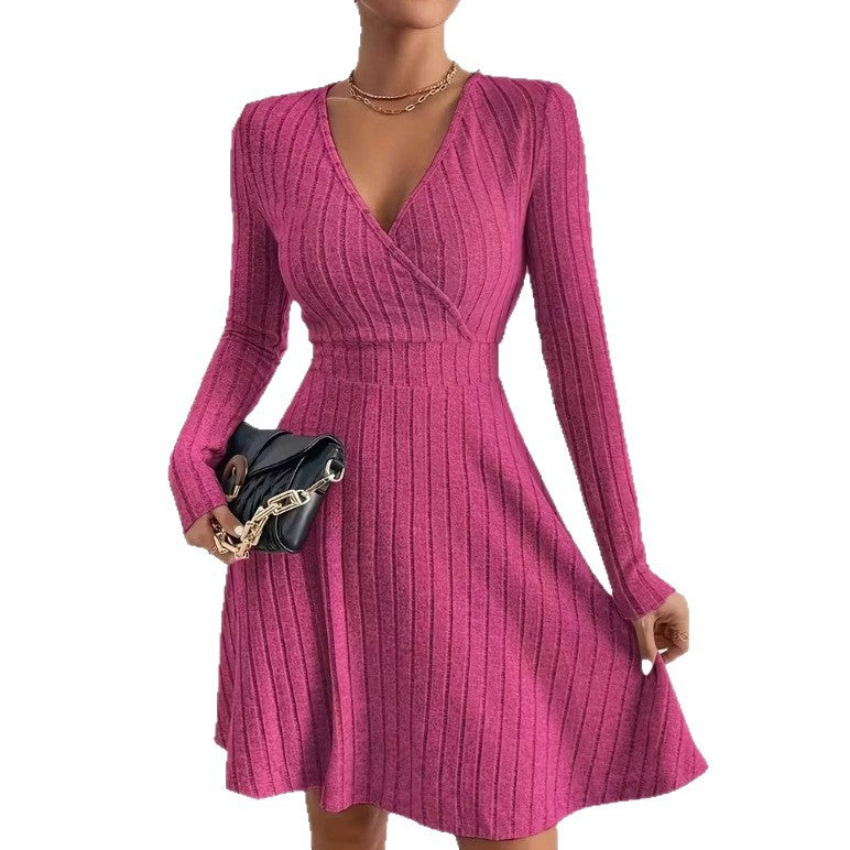 Elegante effen jurk met lange mouwen en V-hals en taille